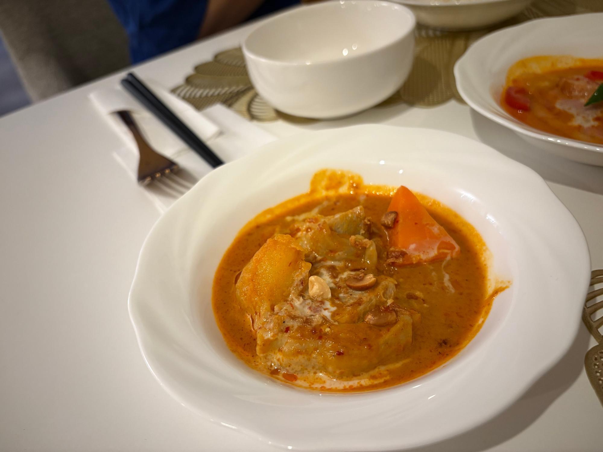 タイ料理レストラン バンコクコーナー チキンマッサマンカレー