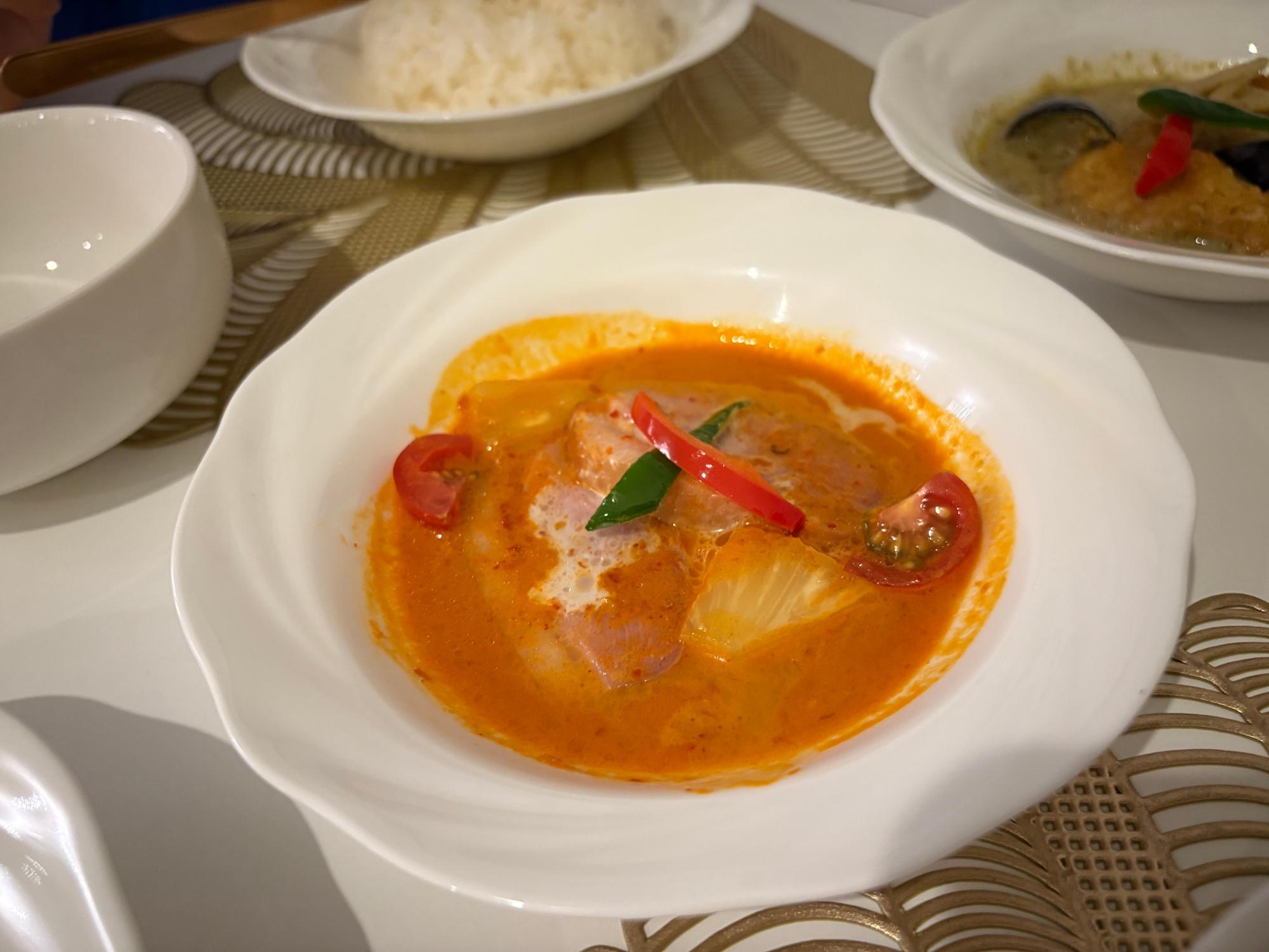 タイ料理レストラン バンコクコーナー ローストダックレッドカレー