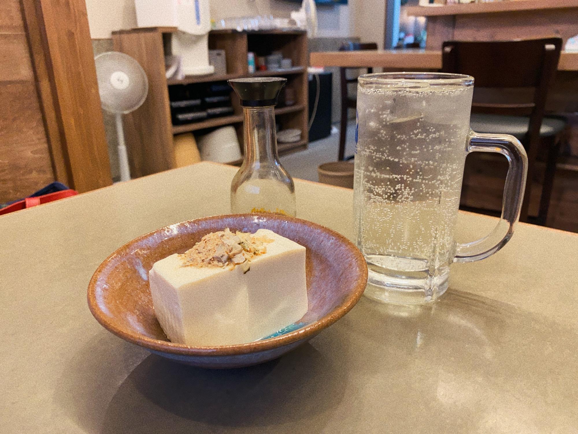 坦々麺とお肉の会社(同)みなかわ 冷奴とランランサワー