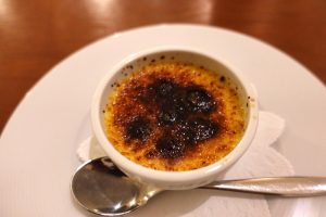 ワインバー ココット デザート ベリーのクリームブリュレ