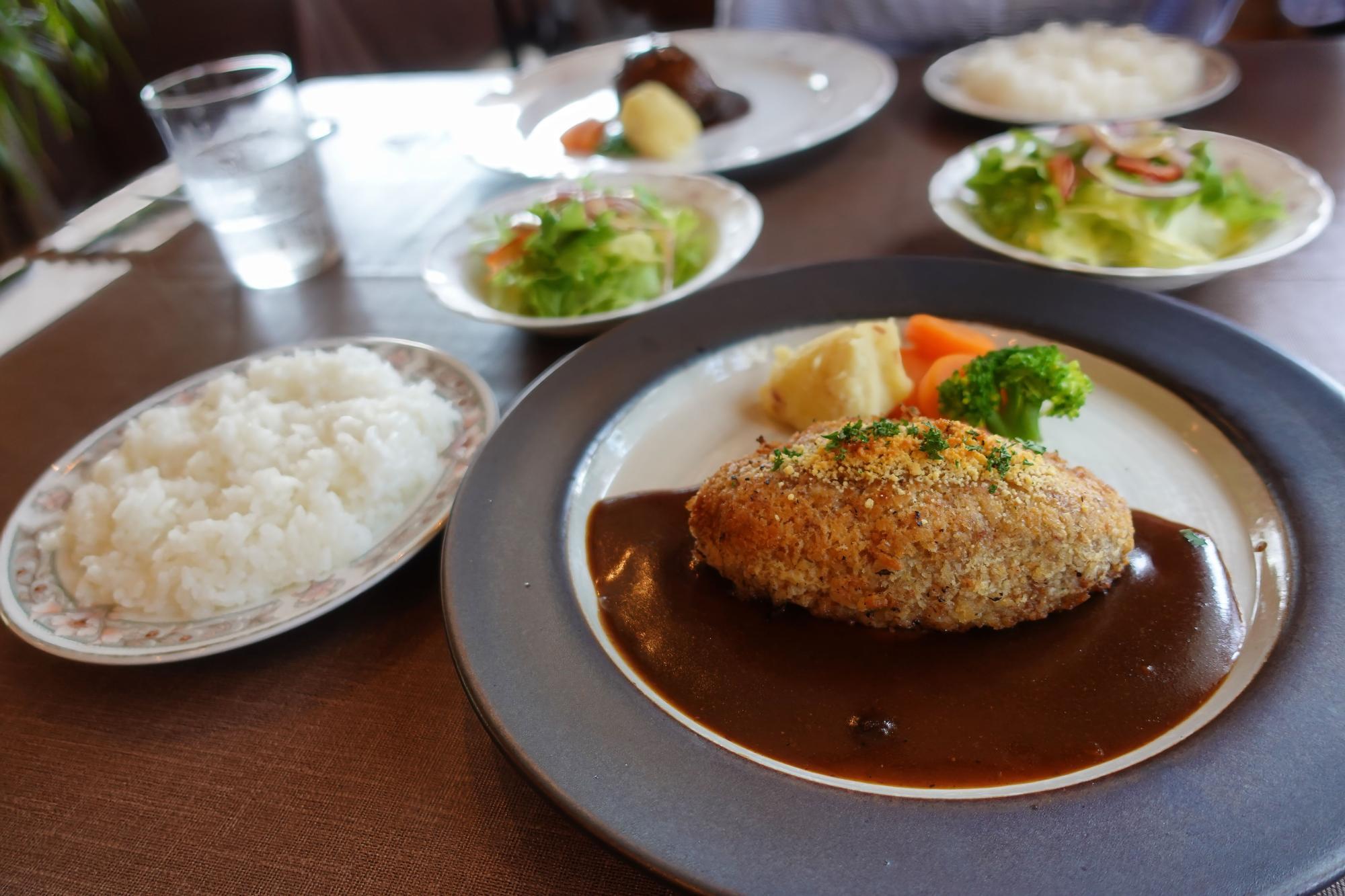 グリル けやき亭 メンチカツレツセット