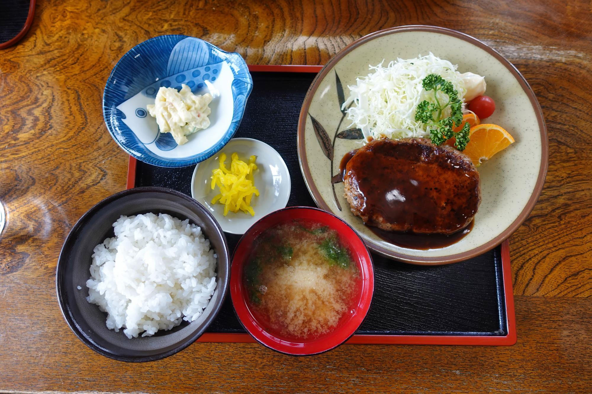 わたなべ食堂 ハンバーグ定食