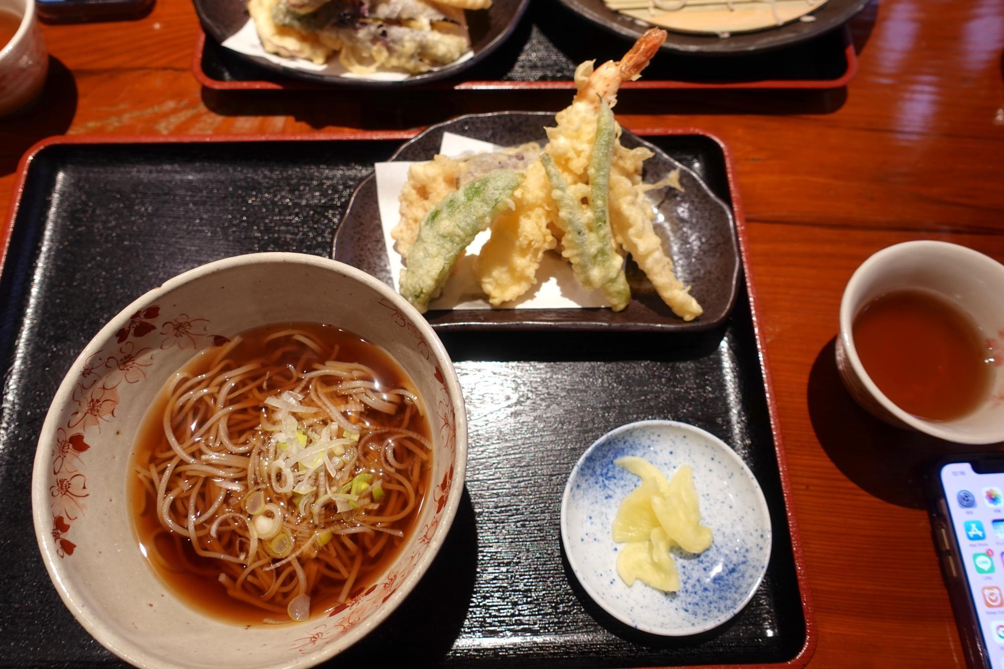 そば処 さくら 天ぷらそば 温かい蕎麦