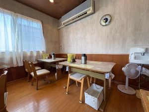 関さん  店内