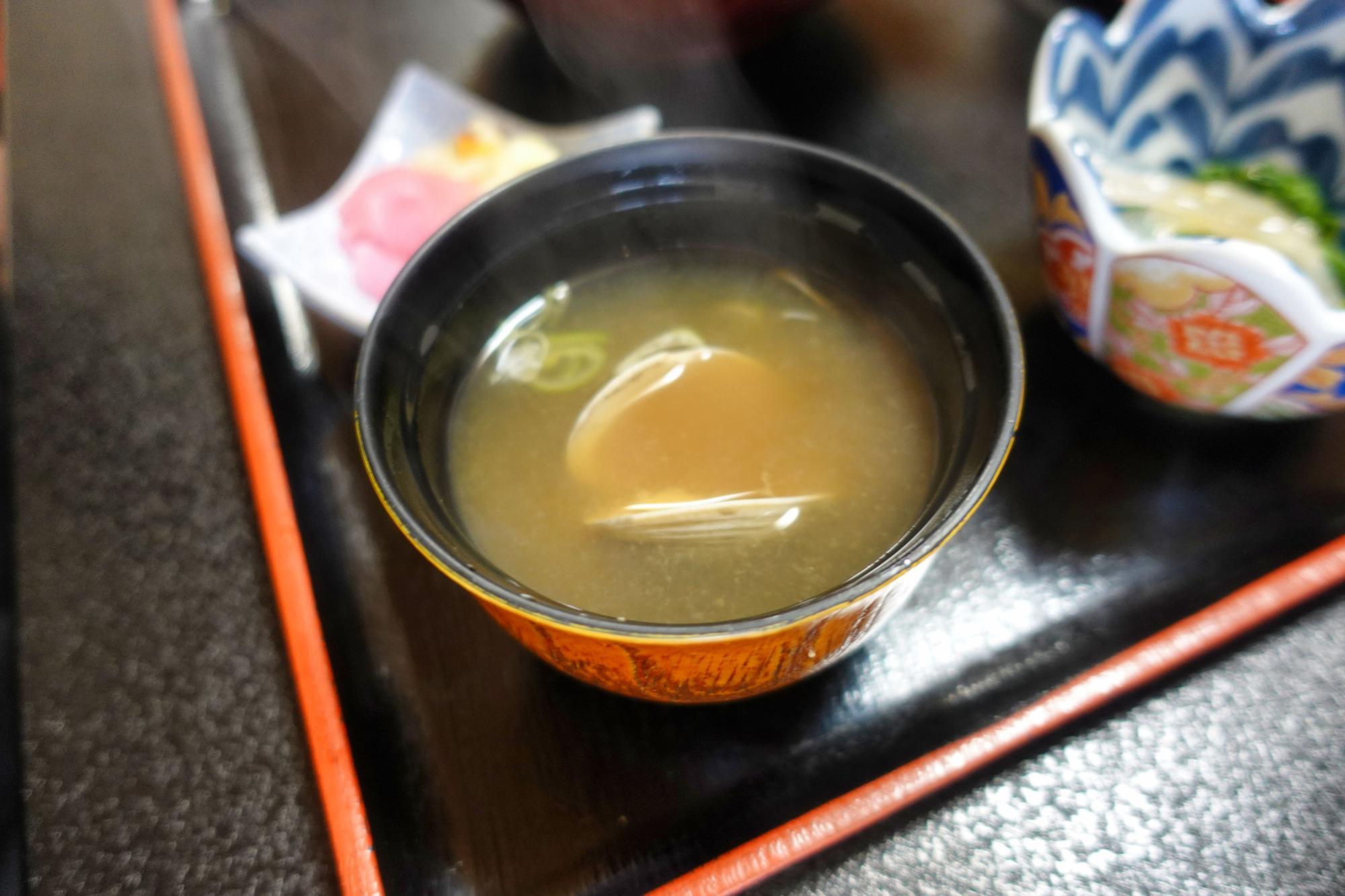 割烹 芳登里(ほとり)本日のオススメ ランチ 味噌汁