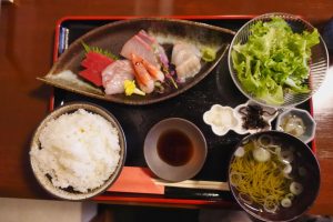 有頂天 本鮪と鮮魚のお造り5点盛り定食