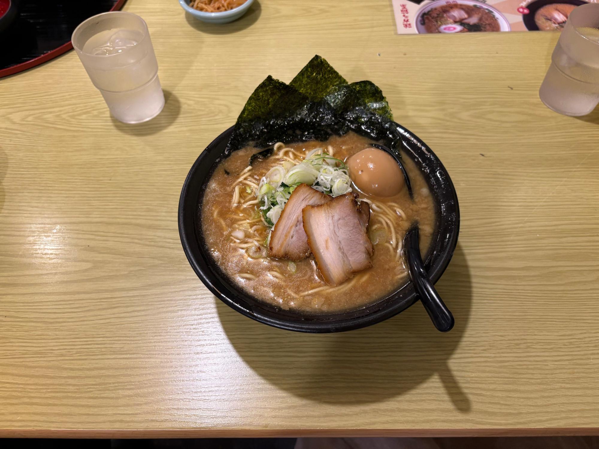らーめん お食事処 あおやま とんこつ(みそ)らーめん(太麺)