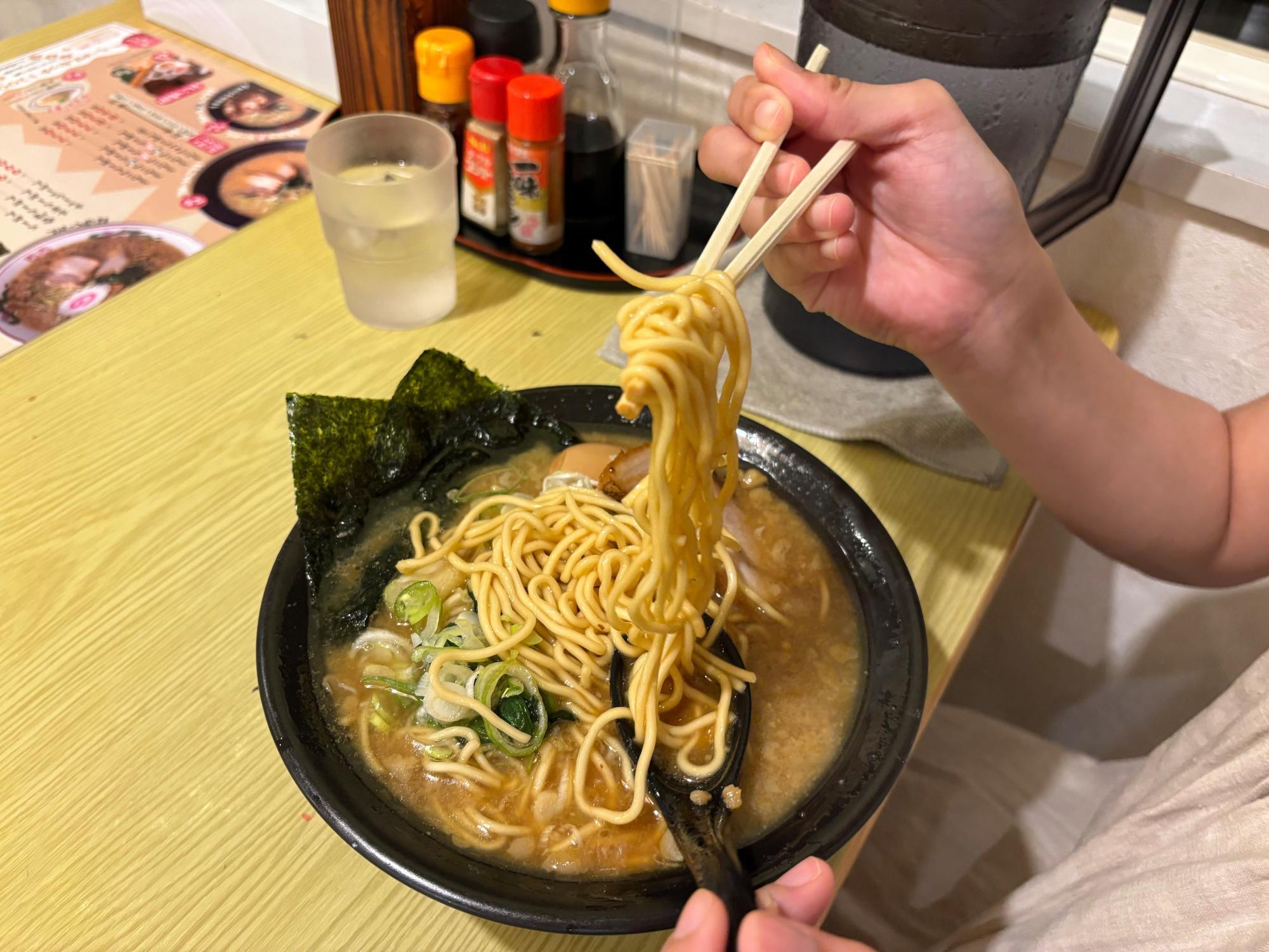らーめん お食事処 あおやま とんこつ(みそ)らーめん(太麺)