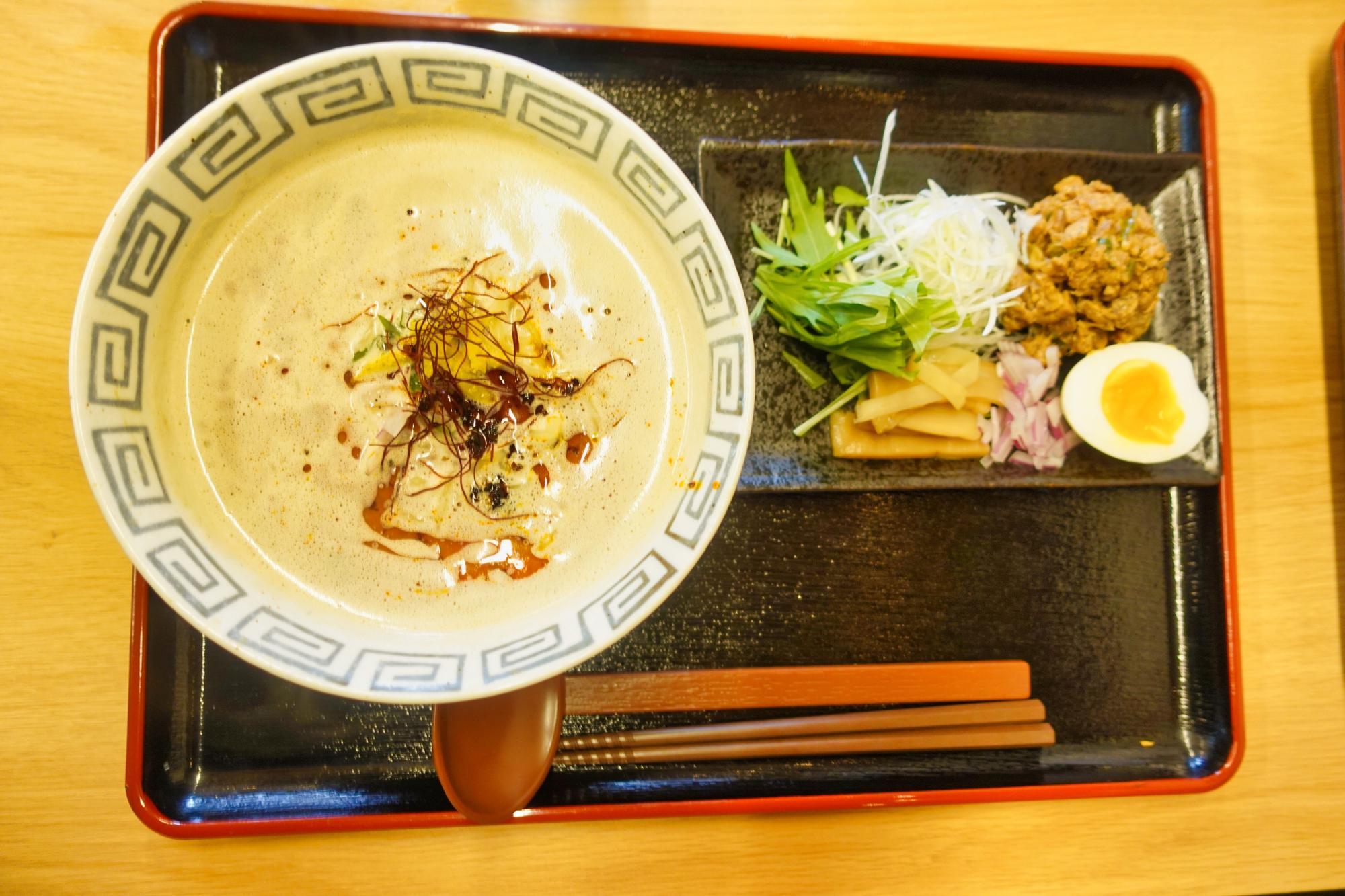 海風堂(シーフードウ) 魚介坦々麺