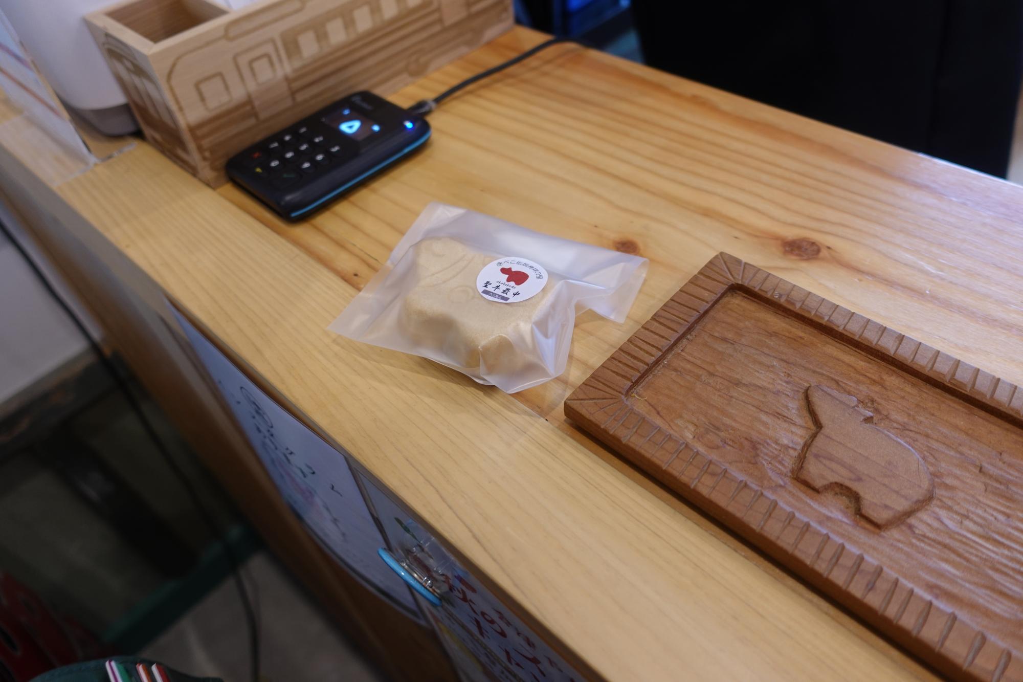 会津柳津駅 駅舎内 cafeあいべこ