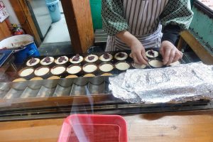 田原屋菓子店 店内 きんつば