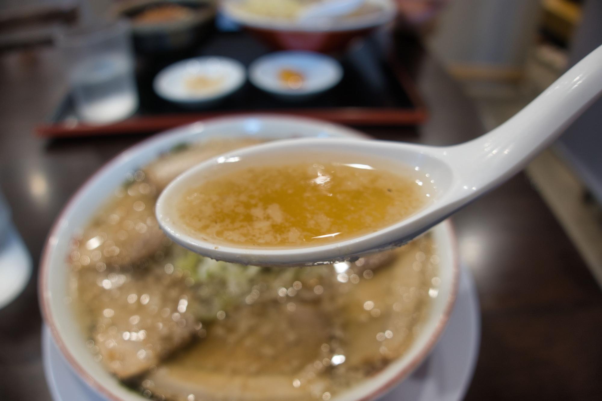 らぁ麺 まえ田 (ラーメン まえだ)チャーシュー麺 背脂入り