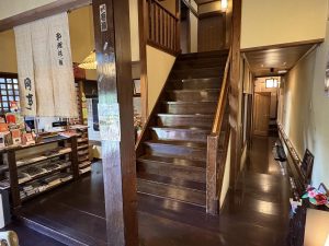 料理旅館 田事(たごと)  店内