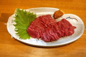 居酒屋 竹の娘(たけのこ)  馬刺し(桜刺し)