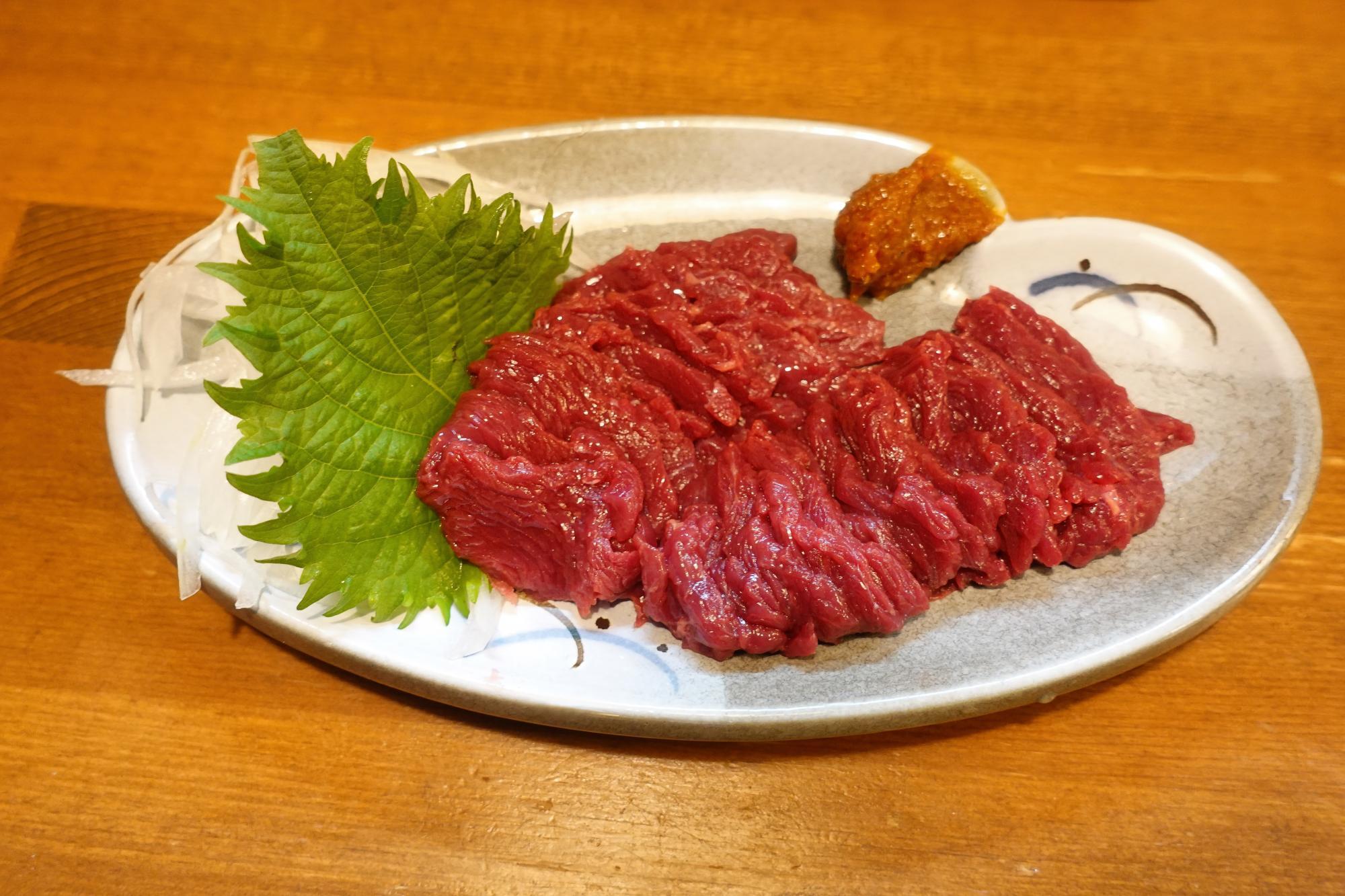居酒屋 竹の娘(たけのこ) 馬刺し(桜刺し)