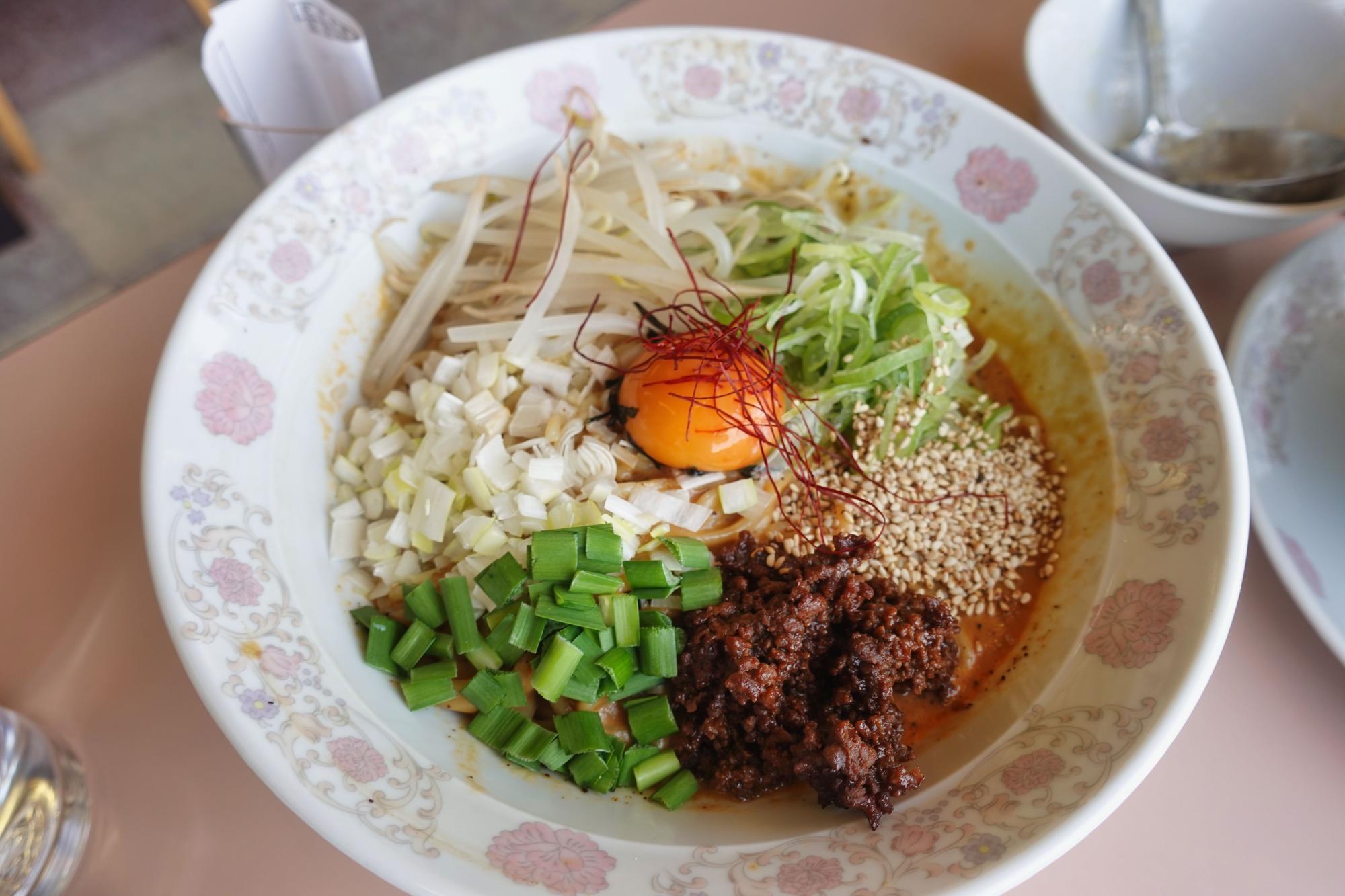 黄鶴楼 (こうかくろう) 汁なし担々麺