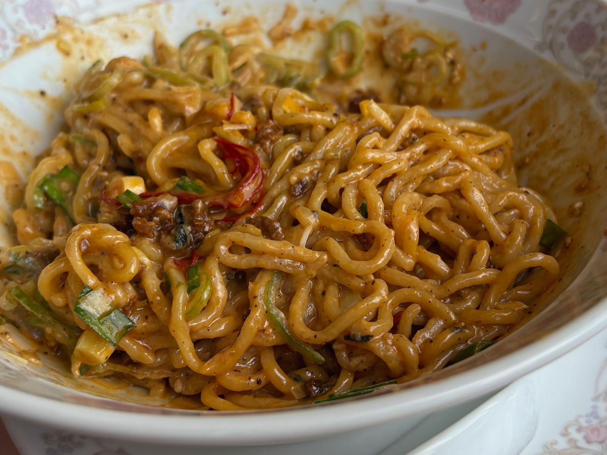 黄鶴楼 (こうかくろう) 汁なし担々麺