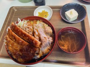 重慶飯店 店内