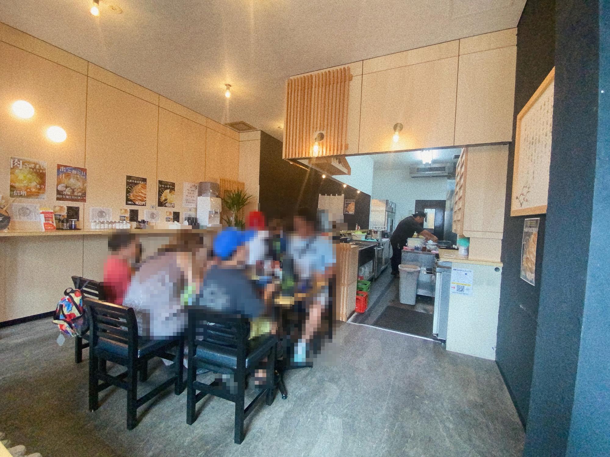 麺処 山 店内