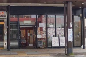 kitchen Little Forest（キッチン リトル フォレスト）店舗入口