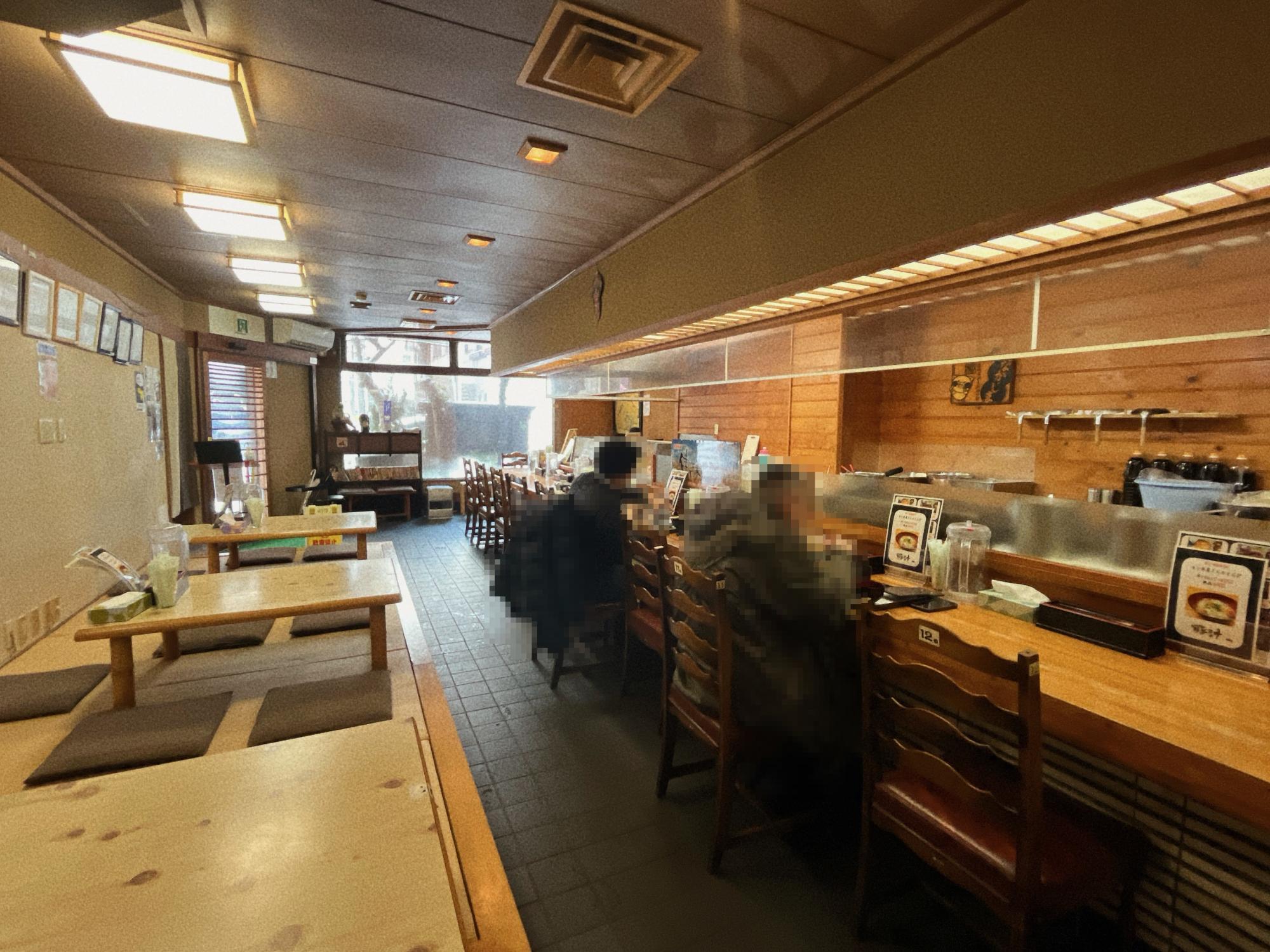 なかじま 店内