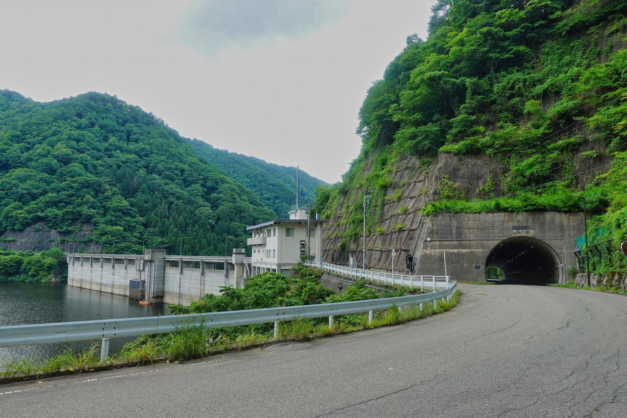 東山ダム
