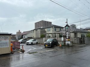 桐屋・権現亭 駐車場