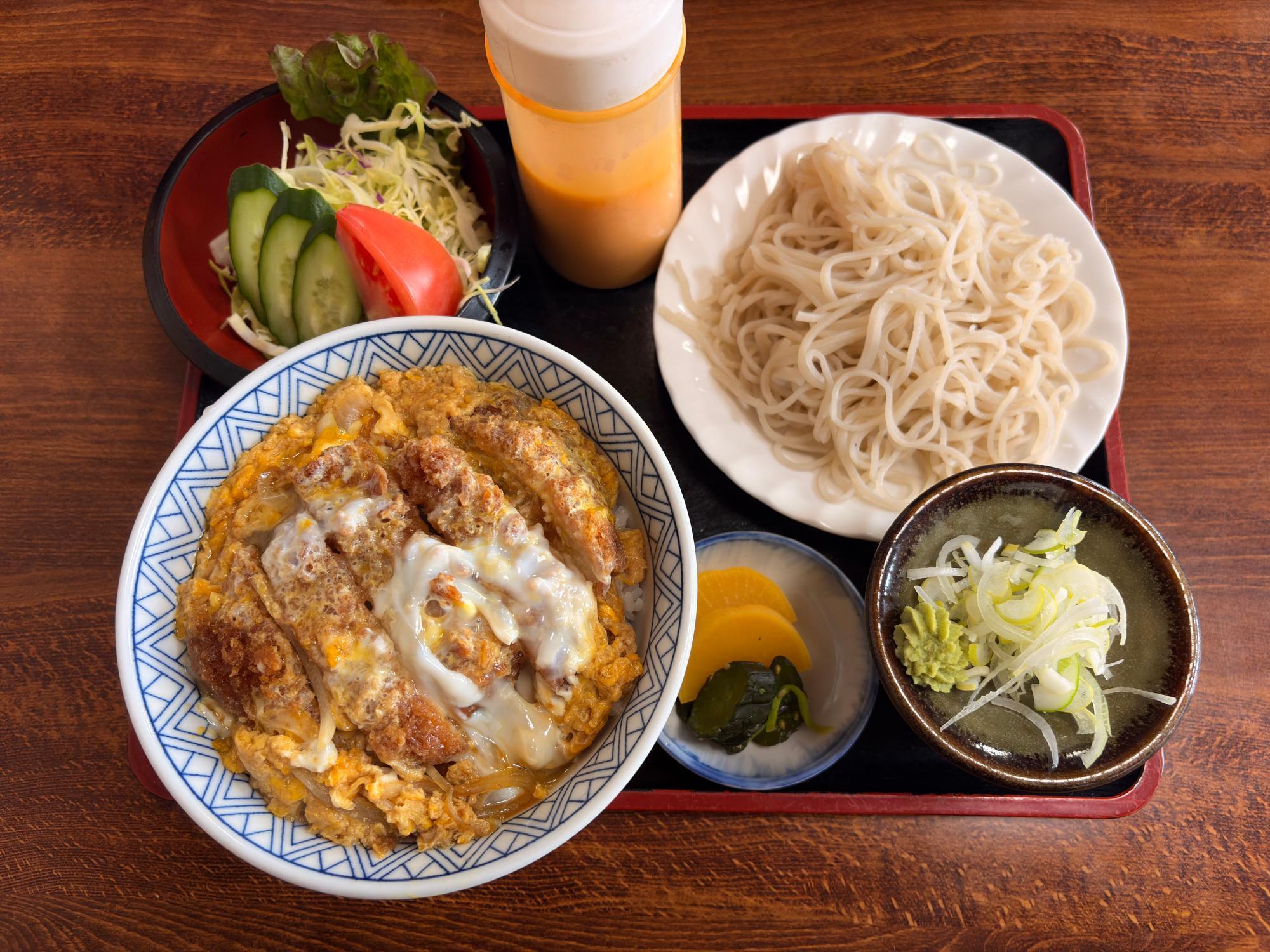 カツ丼セット 冷たいそば(蕎麦)